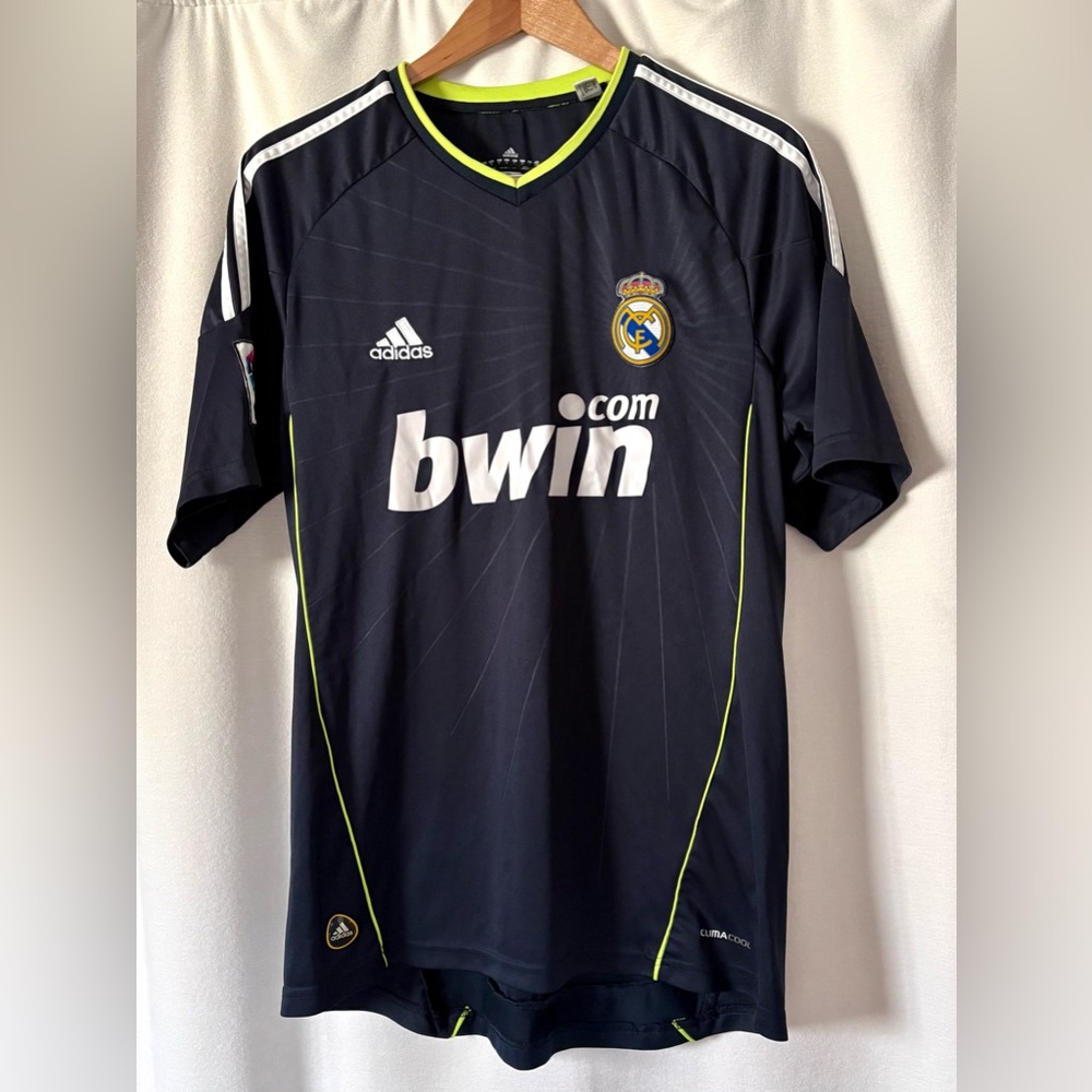 Real Madrid 2010/2011 Adidas Away Jersey size M